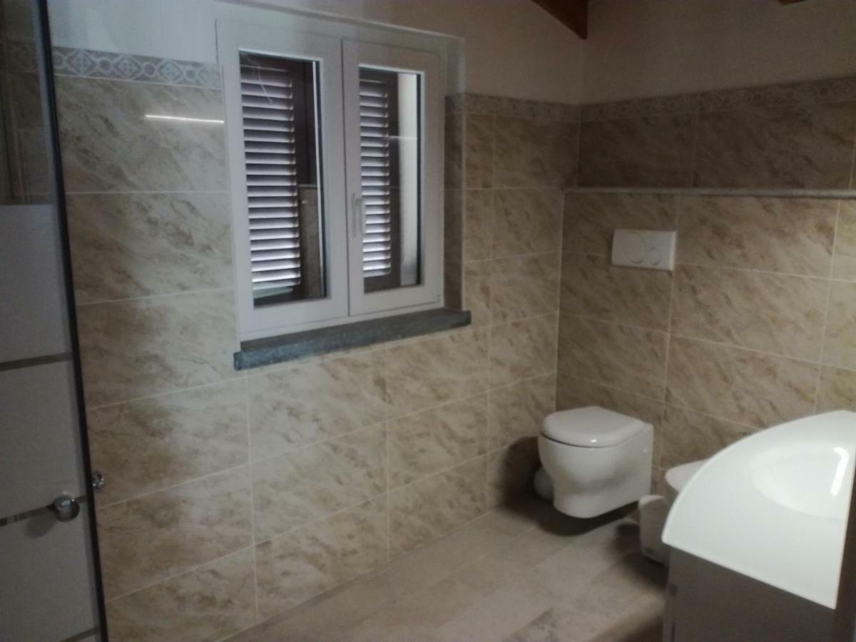 Casa Stefania Apartment Mandello del Lario Ngoại thất bức ảnh